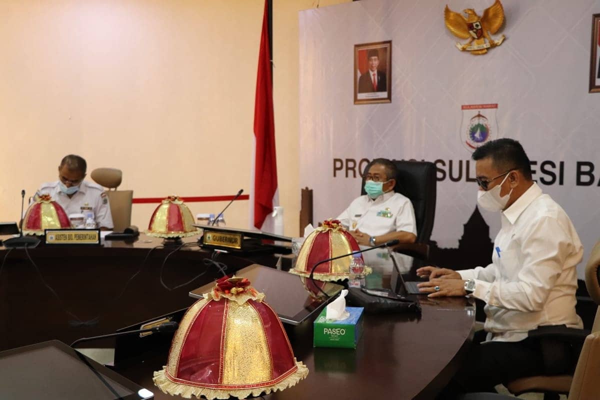 Foto: Gubernur Sulbar Ikuti Rapat Pelaksanaan Vaksinasi yang Dipimpin Presiden